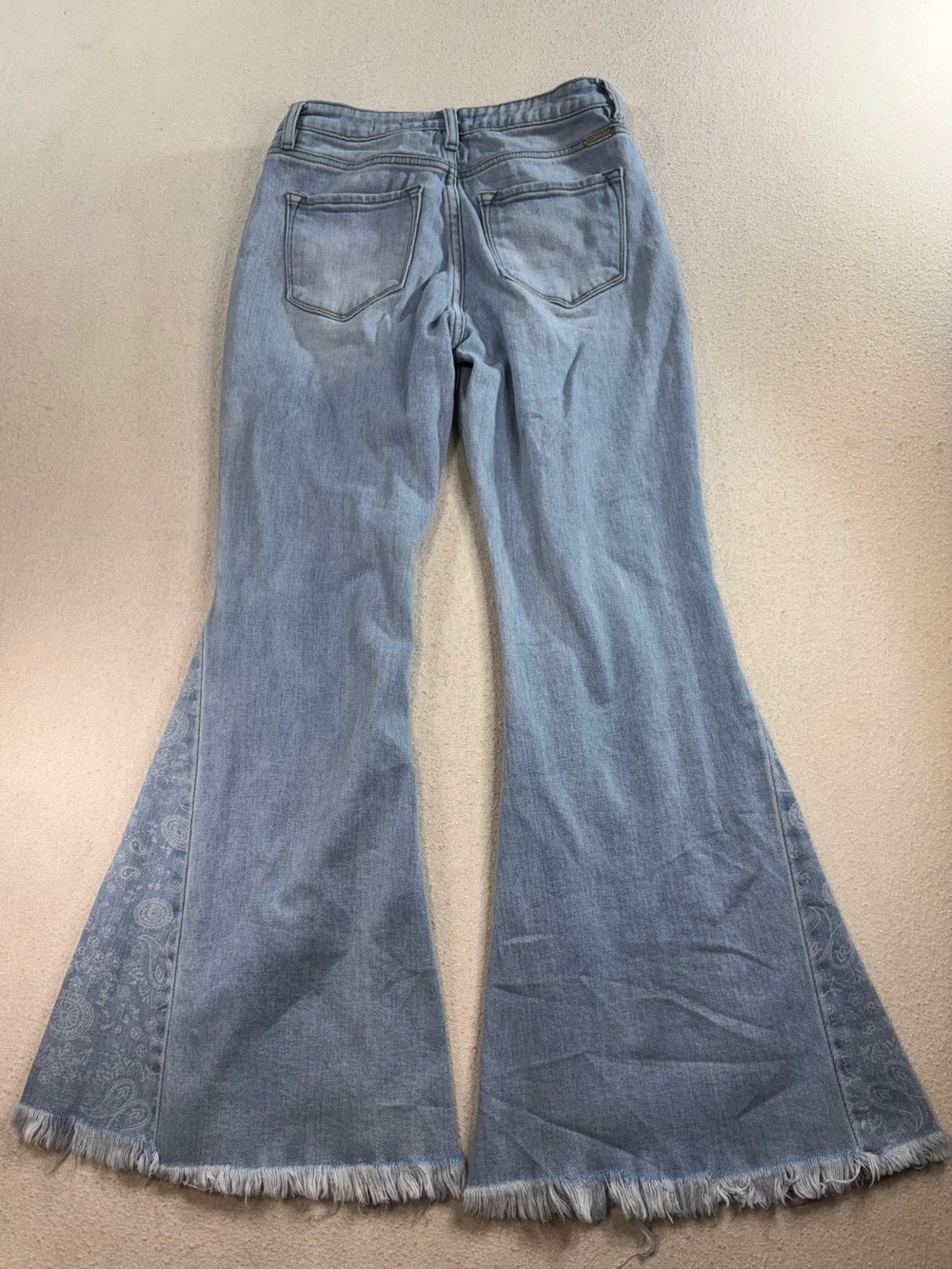KanCan Signature High Rise Extreme Flare Jeans Light Wash Paisley Size 26 Boho - Picture 4 of 8